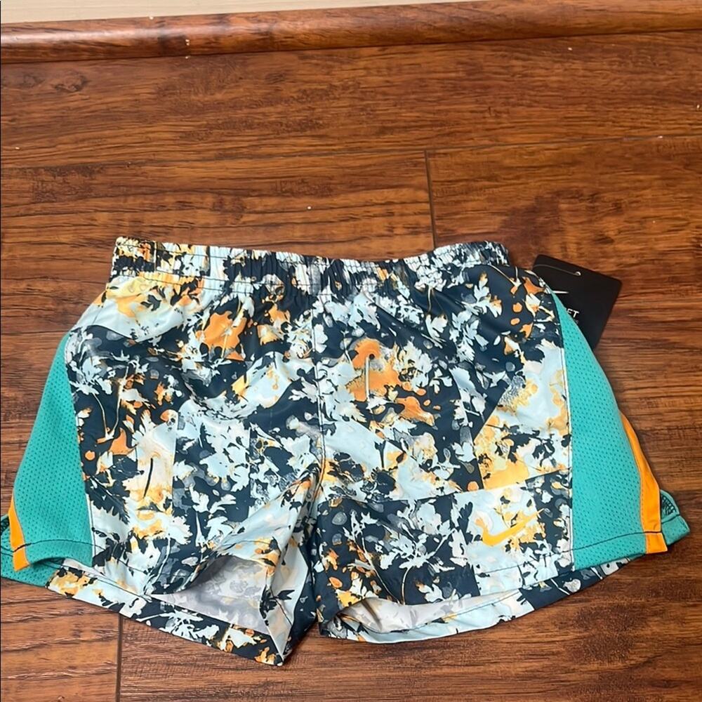 Nike Girls Printed Shorts size 4